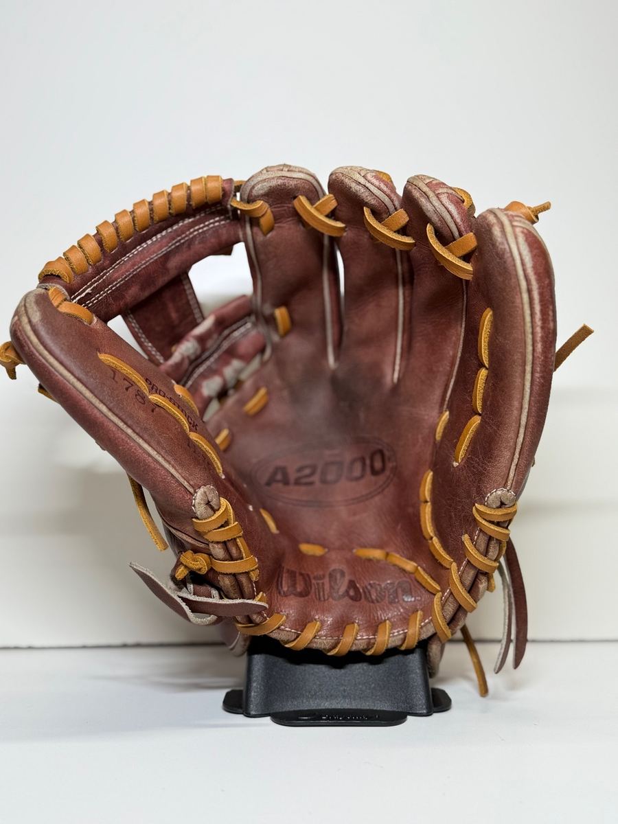 Glove relace